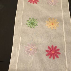 Spring table runner